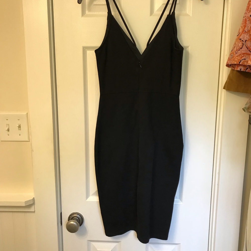 Black bodycon dress